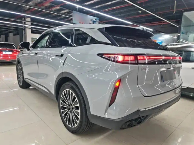 Exeed RX — Фото автомобиля 4