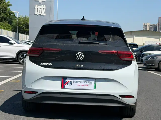 Volkswagen ID.3 — Фото автомобиля 8