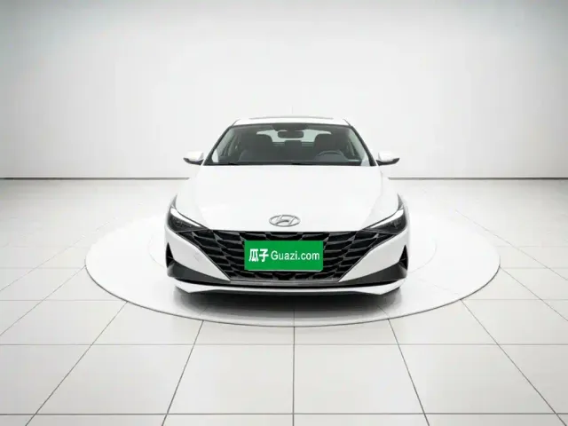 Hyundai Elantra — Фото автомобиля 2