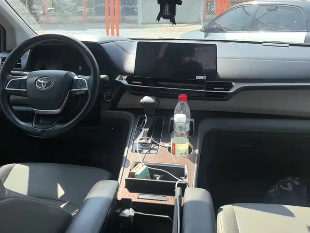 Toyota Granvia — Фото автомобиля 12