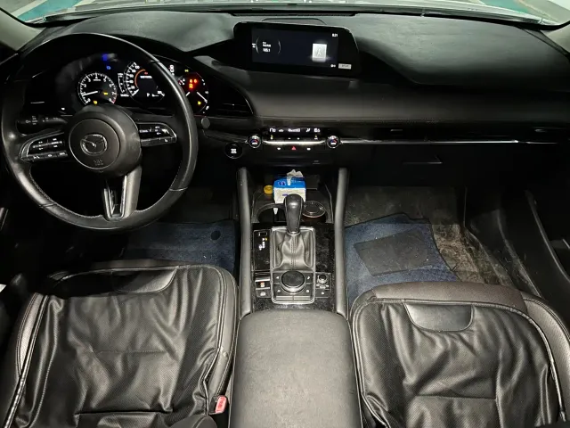 Mazda Axela — Фото автомобиля 7