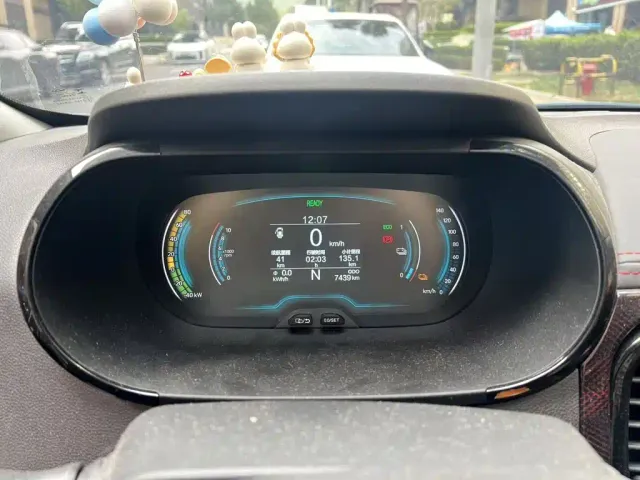 Chery eQ1 — Фото автомобиля 12
