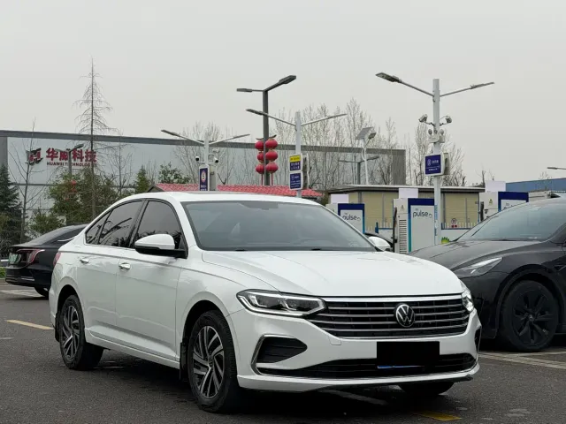 Volkswagen Lavida — Фото автомобиля 3