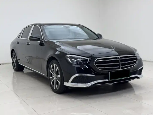 Mercedes-Benz E-Class — Фото автомобиля 11