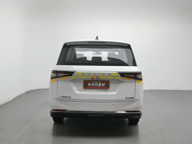 Wuling Jiachen — Фото автомобиля 4