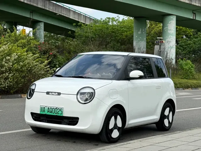 Фотография автомобиля — Changan Lumin