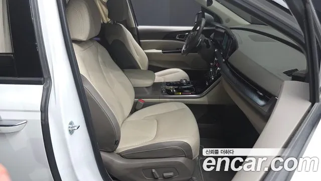 Kia Carnival Generation 4 — Фото автомобиля 17