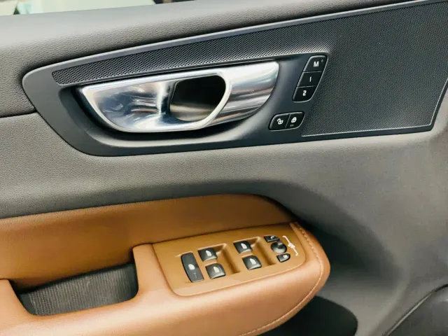 Volvo XC60 — Фото автомобиля 9