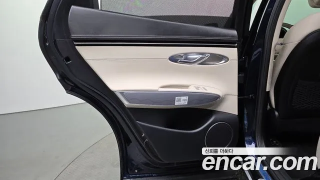 Genesis GV70 2.5T Бензин AWD — Фото автомобиля 17