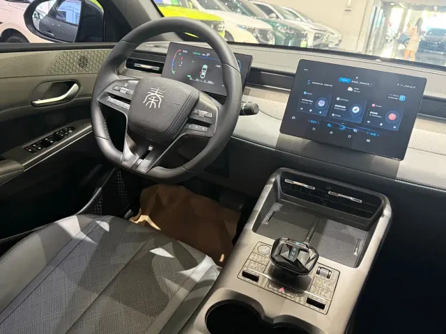 BYD Qin PLUS — Фото автомобиля 11