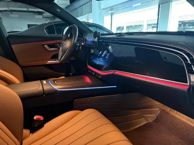 Mercedes-Benz E-Class — Фото автомобиля 18
