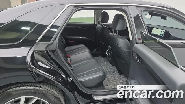 Hyundai Grandeur GN7 — Фото автомобиля 11
