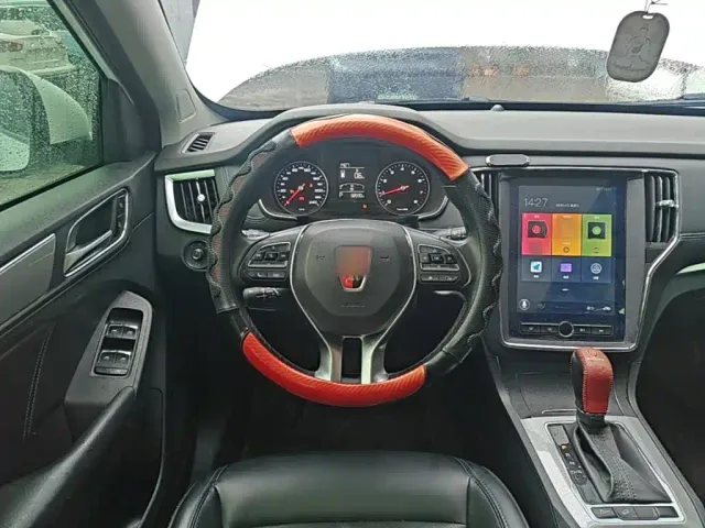 Roewe RX5 — Фото автомобиля 6