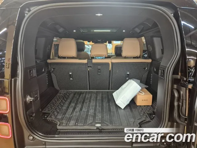 Land Rover Defender — Фото автомобиля 17