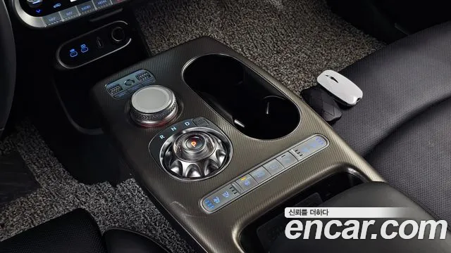 Genesis GV60 — Фото автомобиля 9