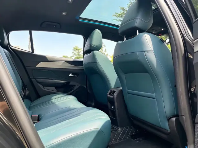 Peugeot 408X — Фото автомобиля 11