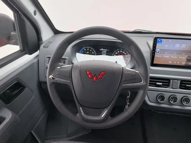 Wuling Yangguang — Фото автомобиля 11