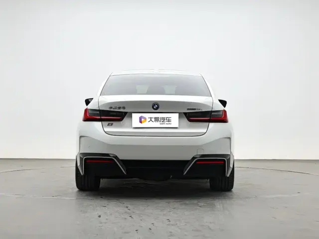 BMW i3 — Фото автомобиля 4