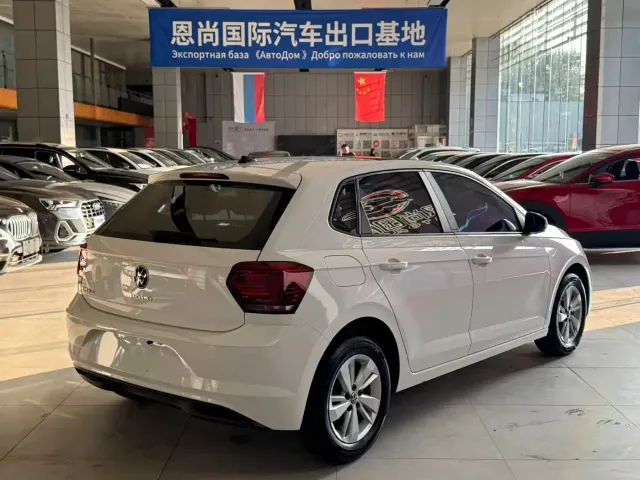 Volkswagen Polo — Фото автомобиля 4