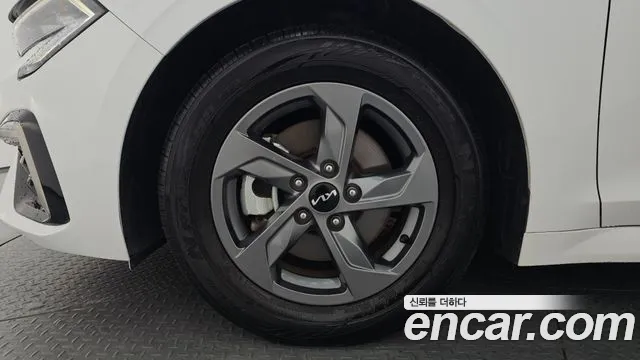 Kia K5 Новый K5 3 поколение 2.0 LPi(Для проката) — Фото автомобиля 5