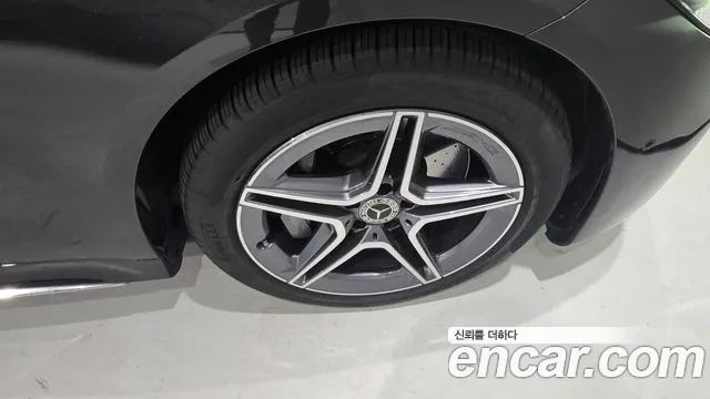 Mercedes-Benz S-Class — Фото автомобиля 2
