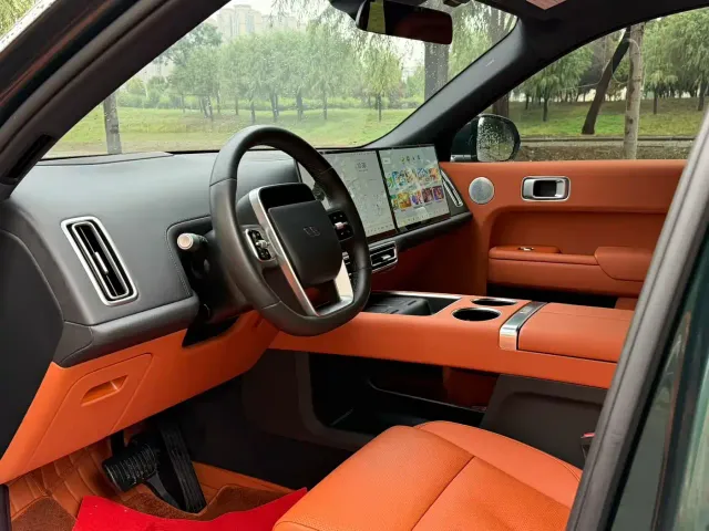 Li Auto Li Xiang L9 2024 Model Ultra — Фото автомобиля 4