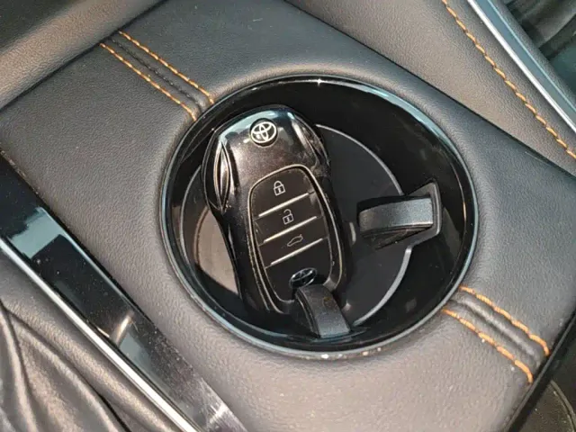 Toyota Avalon — Фото автомобиля 8