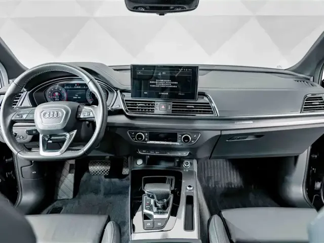Audi Audi Q5L 2024 Model 40 TFSI Luxury Dynamic — Фото автомобиля 10