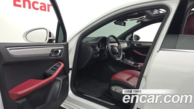 Porsche Macan — Фото автомобиля 15
