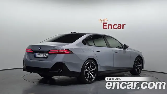 BMW 5-Series 5 серия (G60) 530i xDrive M Sport — Фото автомобиля 2