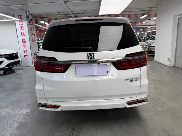 Honda Odyssey — Фото автомобиля 12