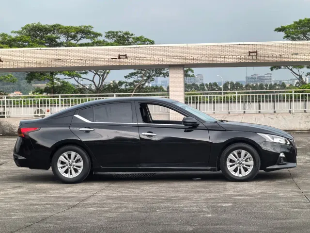 Nissan Teana — Фото автомобиля 4