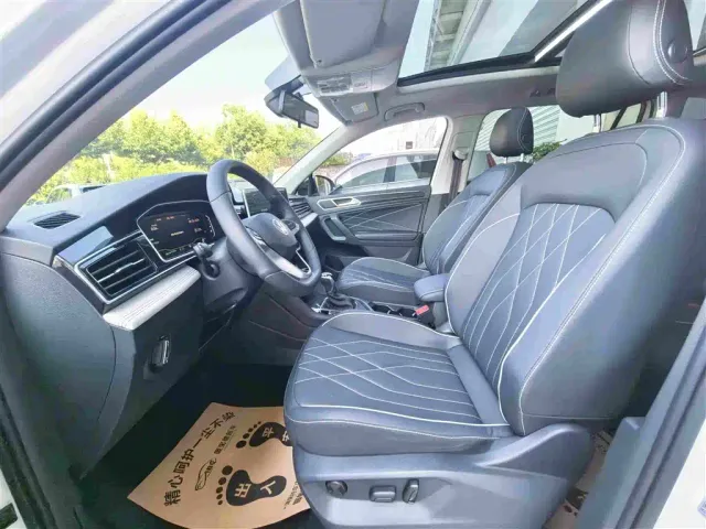 Volkswagen Tiguan L — Фото автомобиля 12