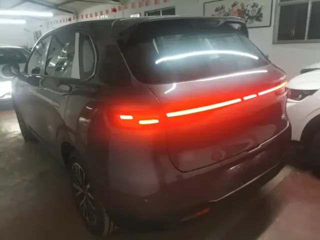 Leapmotor B10 — Фото автомобиля 4
