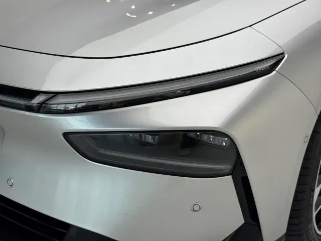 Xpeng P7+ — Фото автомобиля 3
