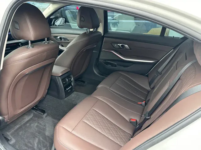 BMW 3 Series — Фото автомобиля 3