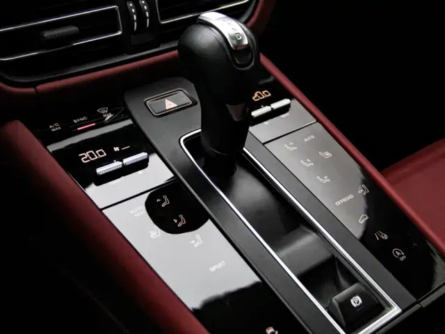 Porsche Macan — Фото автомобиля 21