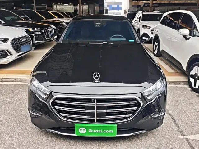 Mercedes-Benz E-Class — Фото автомобиля 2