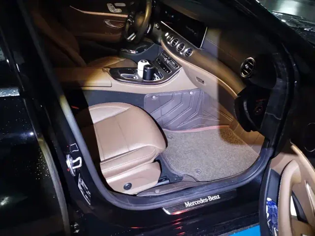 Mercedes-Benz E-Class — Фото автомобиля 8