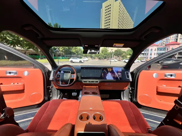 Li Auto L8 — Фото автомобиля 9