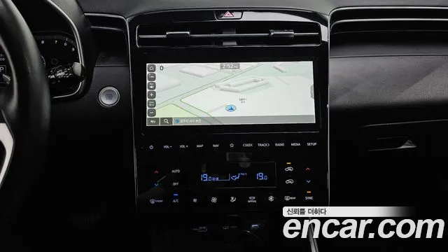 Hyundai Tucson Tucson (NX4) Бензин 1.6 турбо 2WD — Фото автомобиля 12
