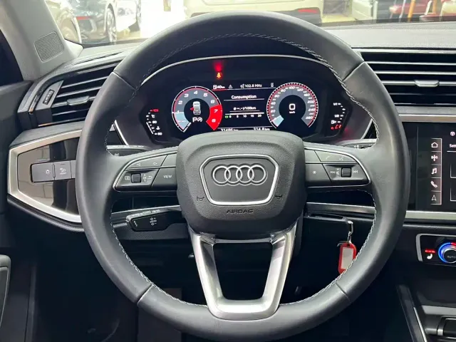 Audi Q3 — Фото автомобиля 10