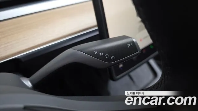 Tesla Model Y — Фото автомобиля 9