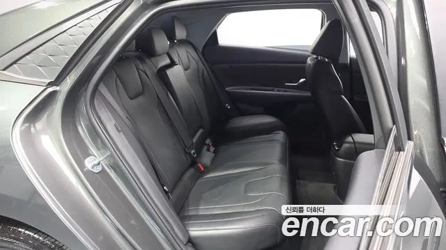 Hyundai Avante CN7 — Фото автомобиля 17