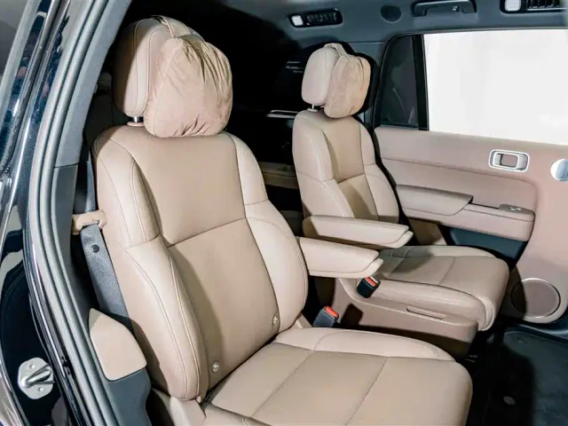 Li Auto L8 — Фото автомобиля 22