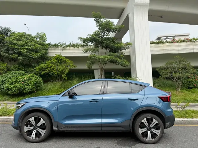 Volvo C40 — Фото автомобиля 7