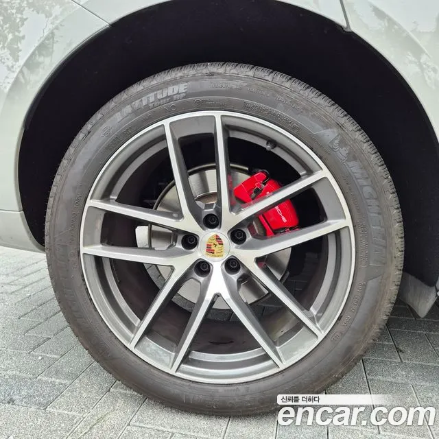Porsche Macan — Фото автомобиля 13