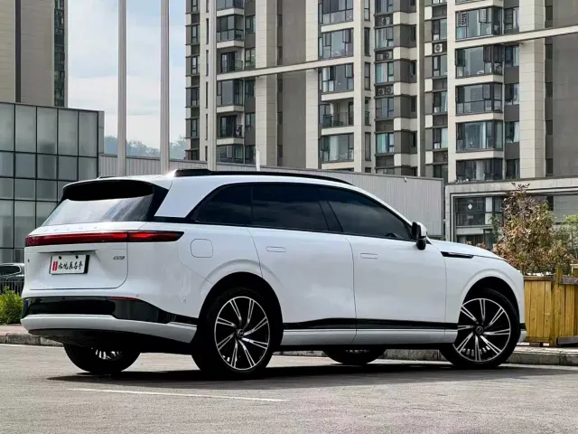Xpeng G9 — Фото автомобиля 10