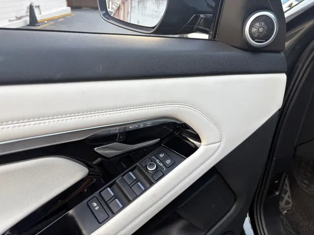 Land Rover Range Rover Evoque — Фото автомобиля 6