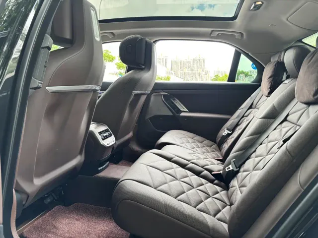 BMW 7 Series — Фото автомобиля 6